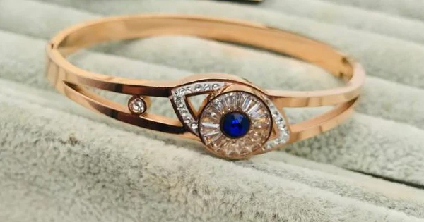 SSL Evil eye crystal and blue stone studded bracelet