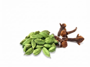 Elaichi & Laung (Cloves & Cardamom) Set of 5 each Detail